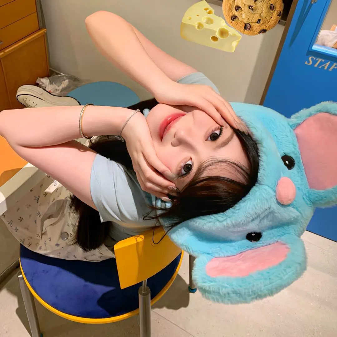 白日梦与她海报